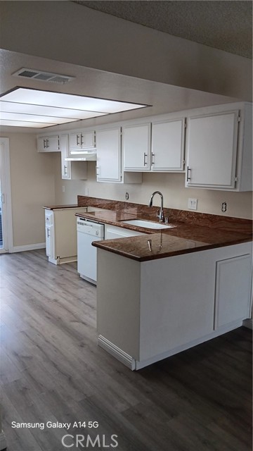 Detail Gallery Image 5 of 18 For 10415 Hayford St #B,  Bellflower,  CA 90706 - 2 Beds | 2 Baths