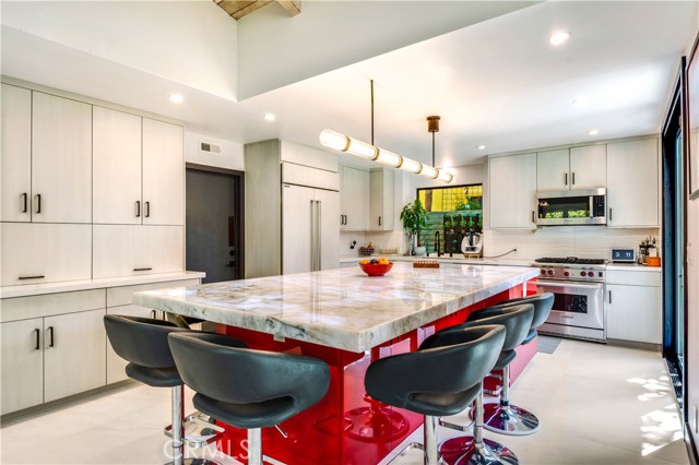 203 Via Ravenna, Newport Beach CA: https://media.crmls.org/medias/720aa3c0-5bec-46a2-b621-8ab608a35fc3.jpg