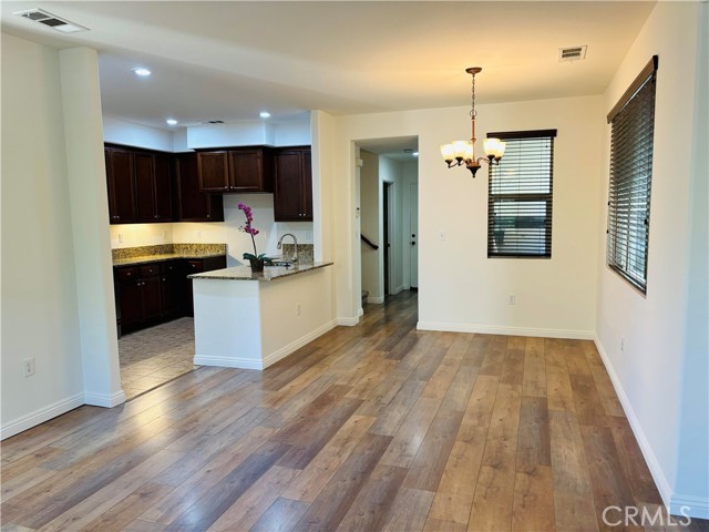 Detail Gallery Image 1 of 20 For 440 Amargosa Way, Corona,  CA 92878 - 3 Beds | 2/1 Baths