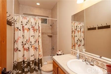 1186 Alameda Ct, Big Bear CA: https://media.crmls.org/medias/720b8f60-c88c-4188-854d-65717130782c.jpg