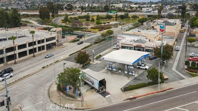 250 Atlantic Boulevard, East Los Angeles CA: https://media.crmls.org/medias/720b9357-9195-48ab-8c5c-3a94c5b0e4fa.jpg