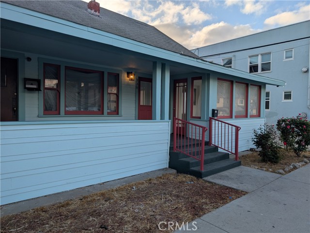 Detail Gallery Image 2 of 25 For 330 Daisy Ave, Long Beach,  CA 90802 - 3 Beds | 2 Baths