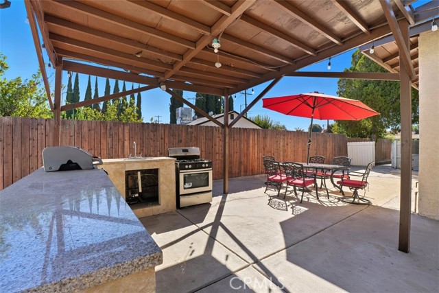 7958 Tampa Ave, Reseda CA: https://media.crmls.org/medias/720bea45-158f-442e-b25f-041efe985eeb.jpg