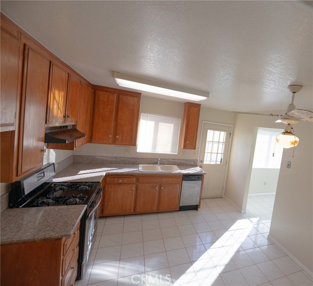 6631 Naomi Avenue, Buena Park CA: https://media.crmls.org/medias/720cb2c8-c939-4a1d-b1fb-e41a3e6c680e.jpg