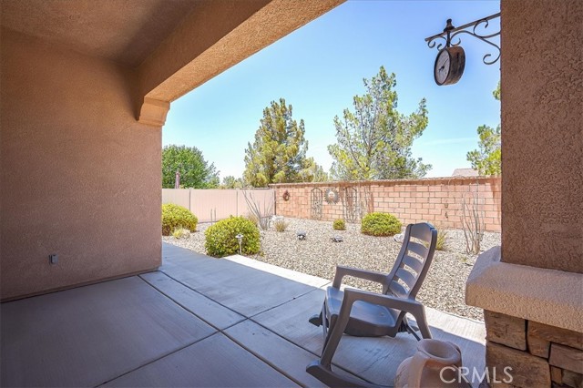 19472 Crystal Springs Lane, Apple Valley CA: https://media.crmls.org/medias/720cfeb6-29f7-4542-8f2b-8289c63c6067.jpg