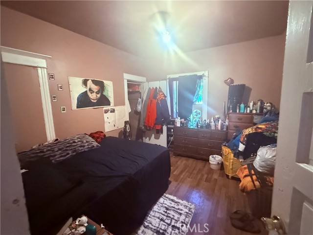 1941 W Jefferson Boulevard, Los Angeles CA: https://media.crmls.org/medias/720d073f-bdad-4fc7-a37c-16ff869e4df8.jpg