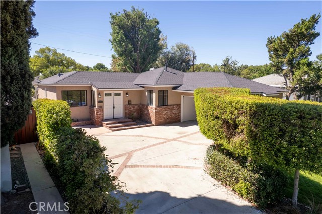 6911 Enfield Avenue, Reseda CA: https://media.crmls.org/medias/720d2177-f0c2-4564-bb88-32a844ee7e00.jpg