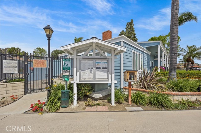 Detail Gallery Image 36 of 43 For 19796 Inverness Lane, Huntington Beach,  CA 92646 - 2 Beds | 2 Baths