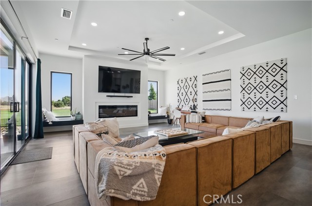1901 E Sorrento Court, Merced CA: https://media.crmls.org/medias/720ec71f-4fca-440f-bec3-39d5b161cd9b.jpg