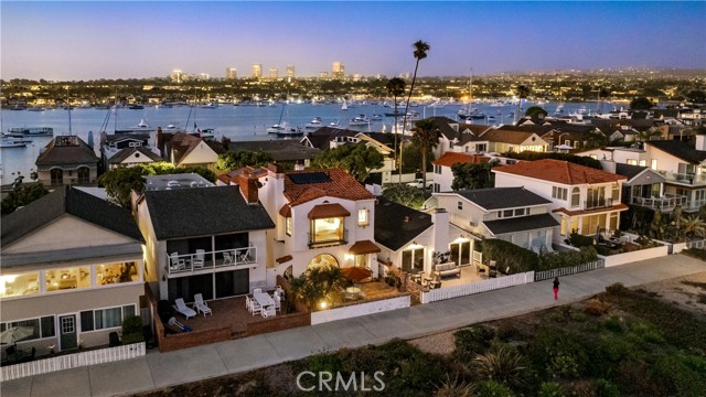 1305 E Balboa Boulevard, Newport Beach CA: https://media.crmls.org/medias/720f202b-345b-44e2-bcfd-5d8e51163d99.jpg