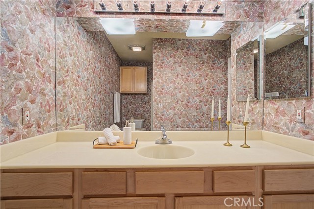 Detail Gallery Image 11 of 33 For 4915 Tyrone #126,  Sherman Oaks,  CA 91423 - 2 Beds | 2 Baths