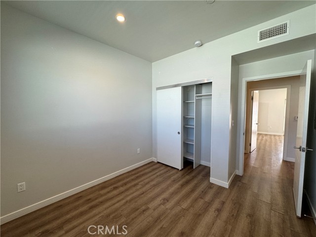 Detail Gallery Image 14 of 18 For 22425 S Del Valle St #3,  Woodland Hills,  CA 91364 - 3 Beds | 2/1 Baths