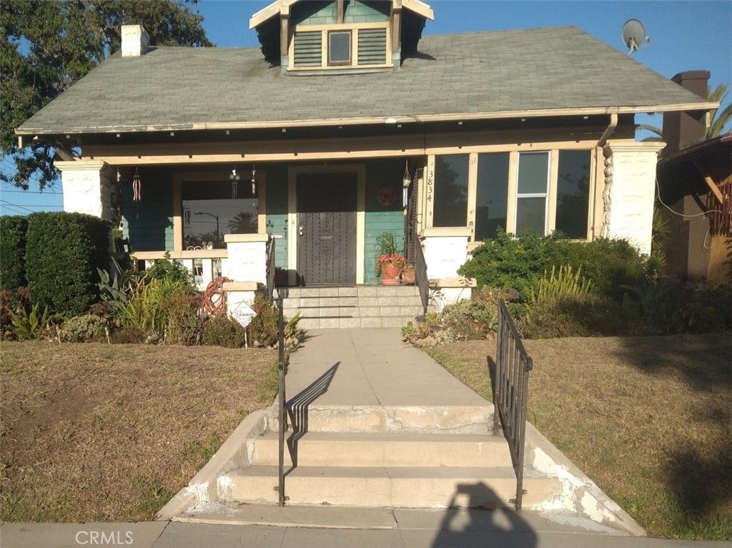 3834 S Hobart Boulevard