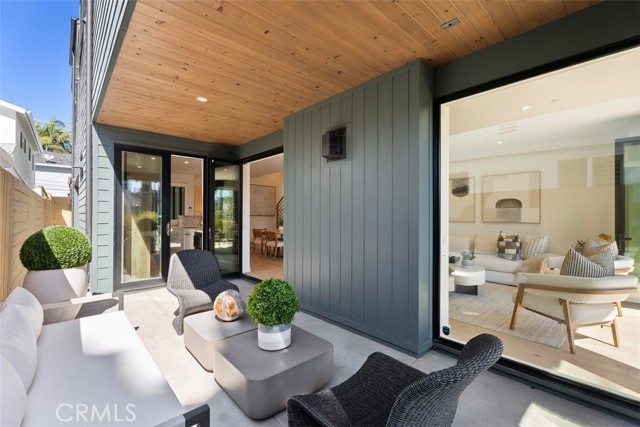 Detail Gallery Image 5 of 30 For 619 Marguerite Ave, Corona Del Mar,  CA 92625 - 3 Beds | 3/1 Baths