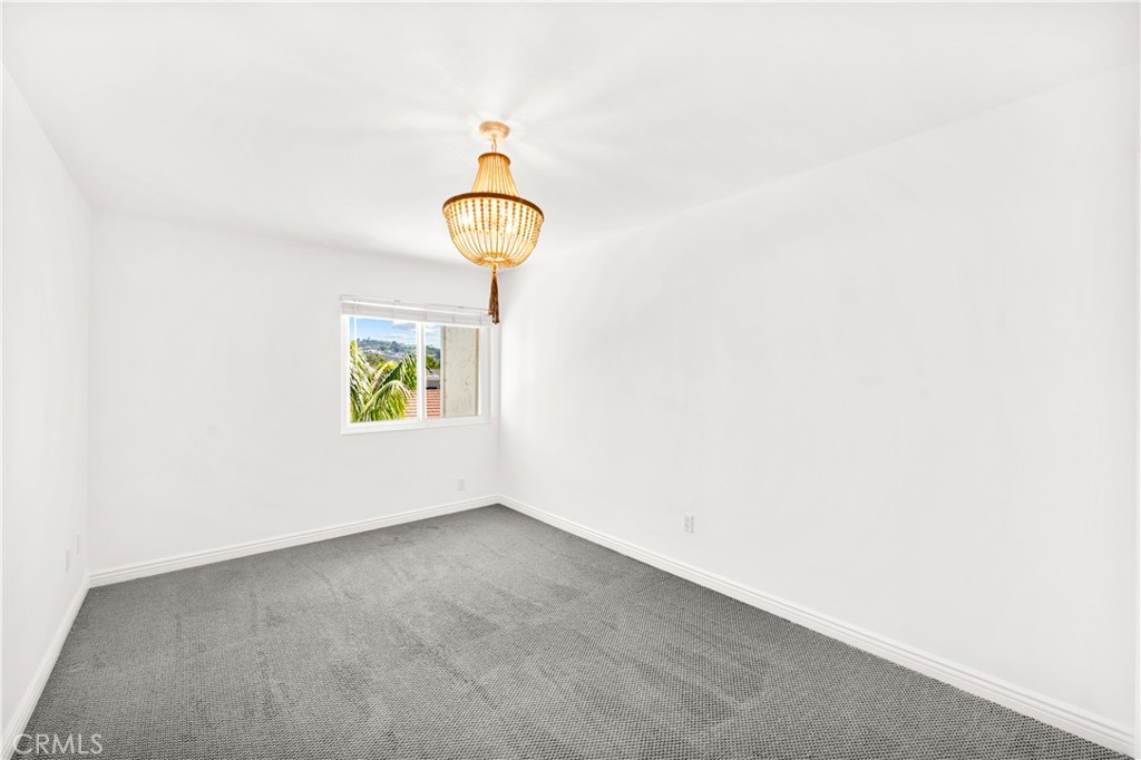 https://media.crmls.org/medias/72110215-8891-47a9-9493-0ff92448b5e3.jpg?preset=X-Large