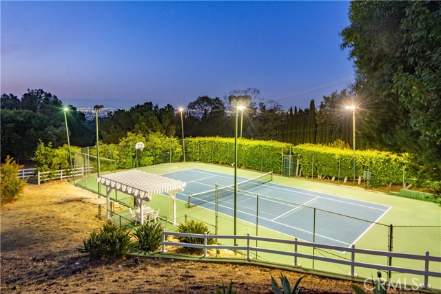 16 Roadrunner Road, Rolling Hills CA: https://media.crmls.org/medias/7211cac1-e22c-4079-ad63-4692592801df.jpg