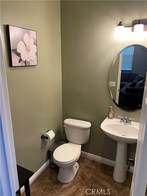 Detail Gallery Image 7 of 16 For 12450 Travanca Ln, Corona,  CA 91752 - 2 Beds | 2/1 Baths