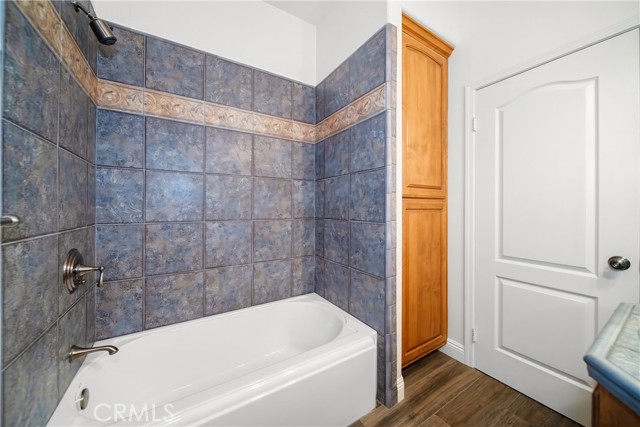 9394 Gum Tree Drive, Corona CA: https://media.crmls.org/medias/72121fc9-07c7-4c31-b81d-7de4d9b90ca2.jpg