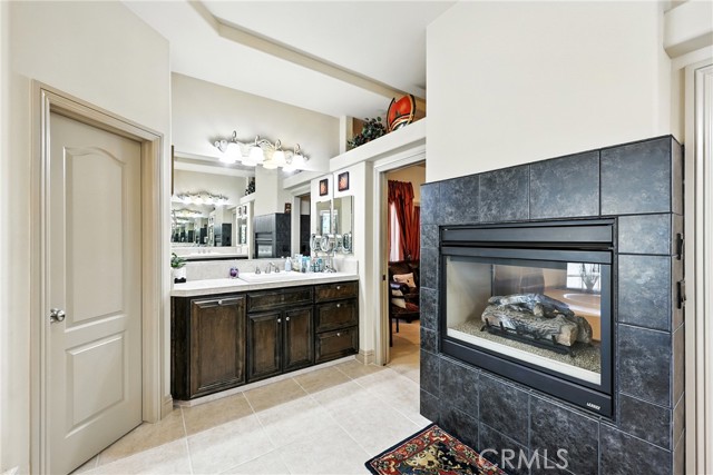 Detail Gallery Image 29 of 60 For 13204 Michaelangelo Dr, Bakersfield,  CA 93314 - 5 Beds | 3 Baths