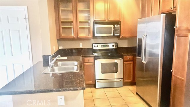 Detail Gallery Image 3 of 11 For 1980 Las Colinas Cir #206,  Corona,  CA 92879 - 1 Beds | 1 Baths