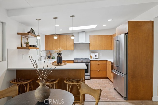 Detail Gallery Image 10 of 33 For 21 La Cadena St, Santa Barbara,  CA 93103 - 3 Beds | 2/1 Baths