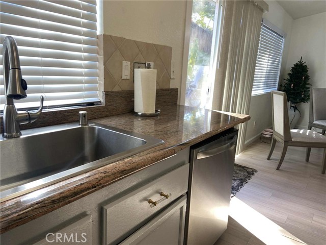 Detail Gallery Image 9 of 29 For 3256 Shale Rd, Palmdale,  CA 93550 - 4 Beds | 2 Baths