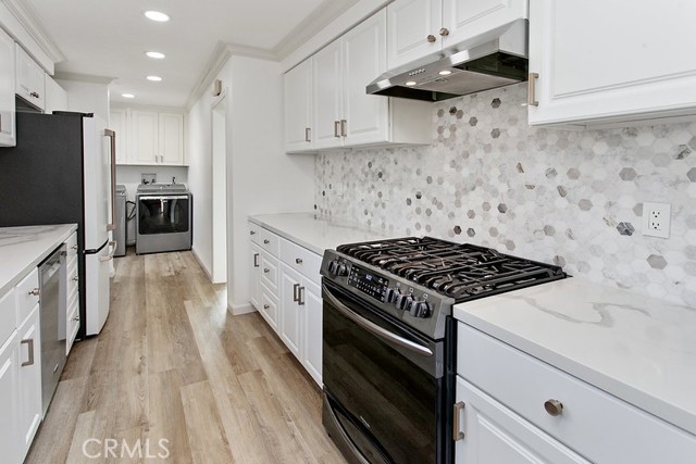 Detail Gallery Image 4 of 15 For 7710 Shoup Ave, West Hills,  CA 91304 - 3 Beds | 2 Baths