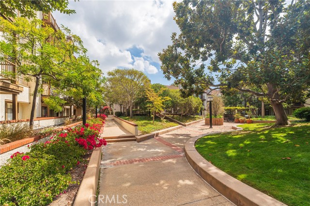 Detail Gallery Image 39 of 49 For 2577 Plaza Del Amo #730,  Torrance,  CA 90503 - 3 Beds | 2/1 Baths