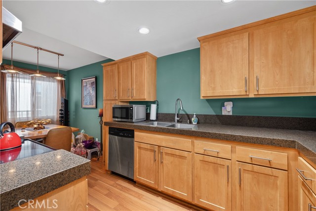 200 S. Catalina Ave, Redondo Beach CA: https://media.crmls.org/medias/72154ebd-b864-4e52-8769-eb7f0eb3ce14.jpg