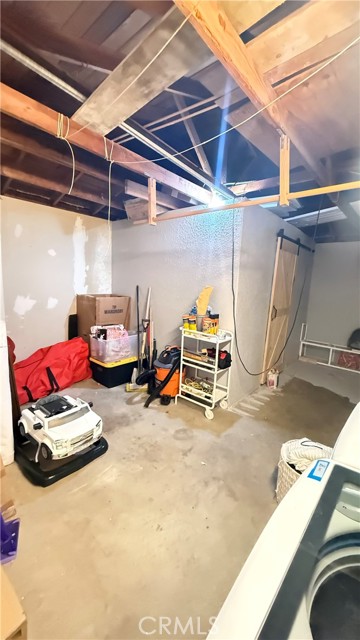 35405 Date Avenue, Yucaipa CA: https://media.crmls.org/medias/7215970e-04f6-4fc1-970c-f694bc65db6c.jpg