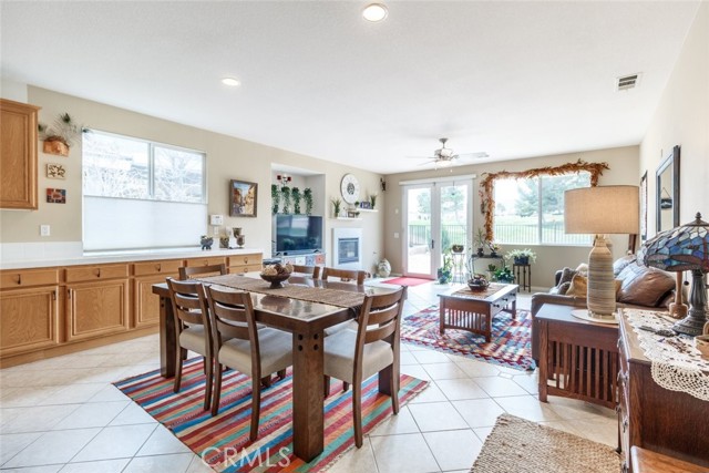 4108 Club Vista Drive, Palmdale CA: https://media.crmls.org/medias/7215adaf-4700-4557-9c69-5d616772b58f.jpg