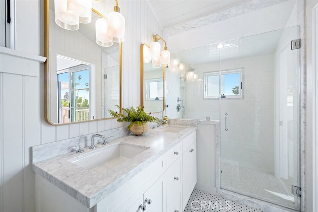 360 Cliff, Laguna Beach CA: https://media.crmls.org/medias/72160c43-29be-42bf-a707-b15da26948c6.jpg