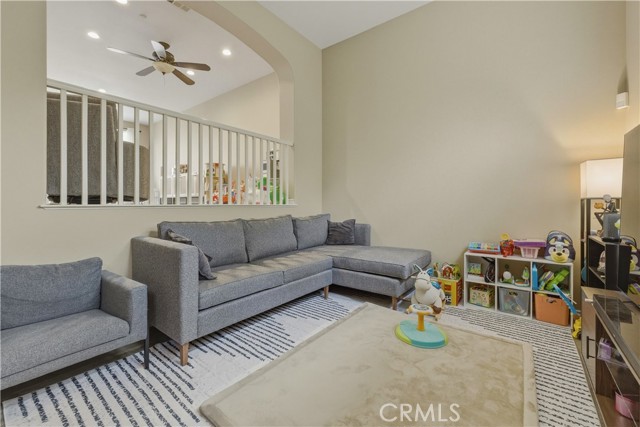 Detail Gallery Image 9 of 43 For 4460 Owens St #105,  Corona,  CA 92883 - 2 Beds | 2/1 Baths