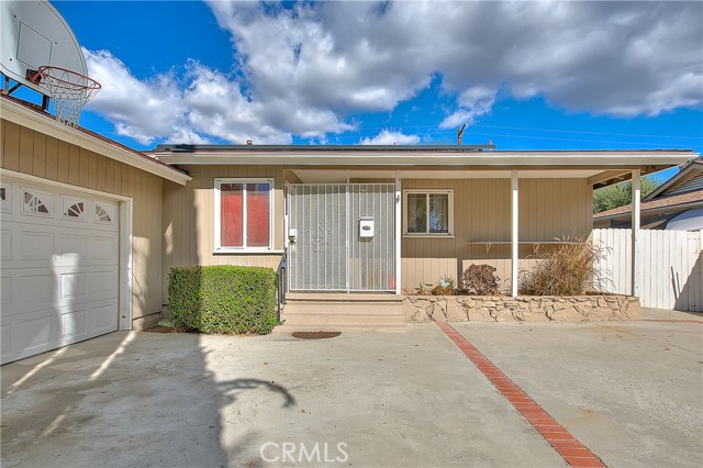22247 Criswell Street photo 4