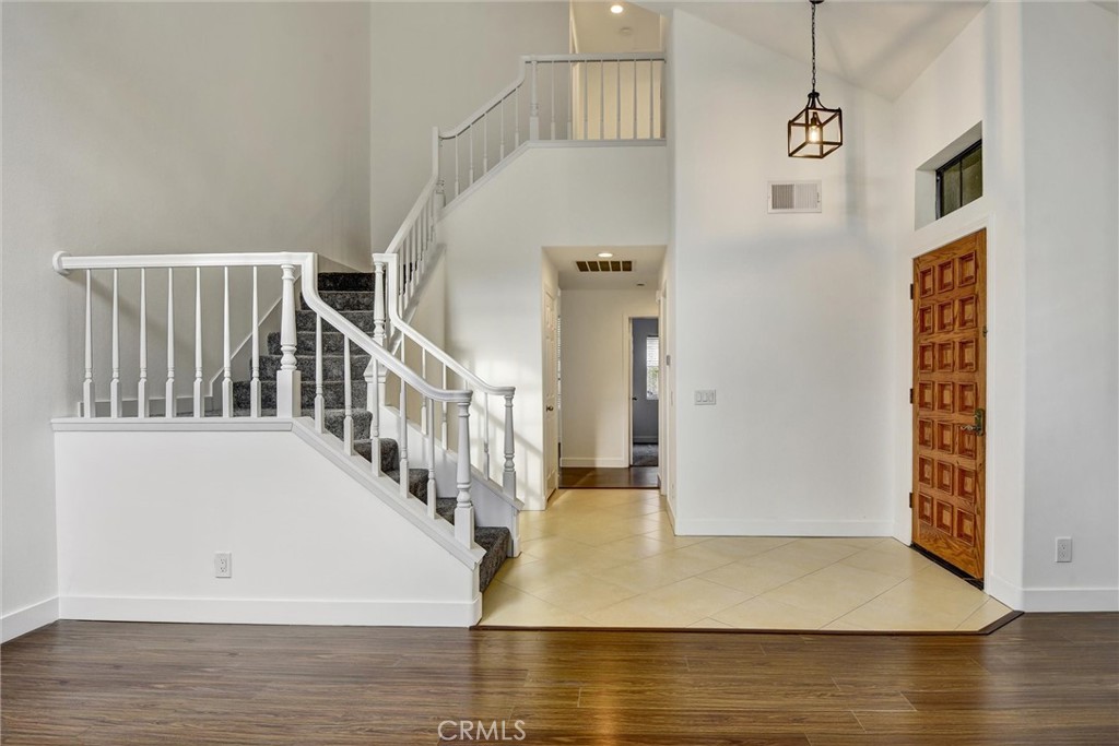 MLS #SR25260400 image #8