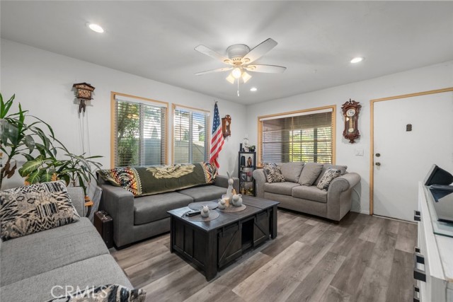 11744 Welby Way, North Hollywood CA: https://media.crmls.org/medias/7218eb95-36d5-462d-9262-843345ea80f8.jpg