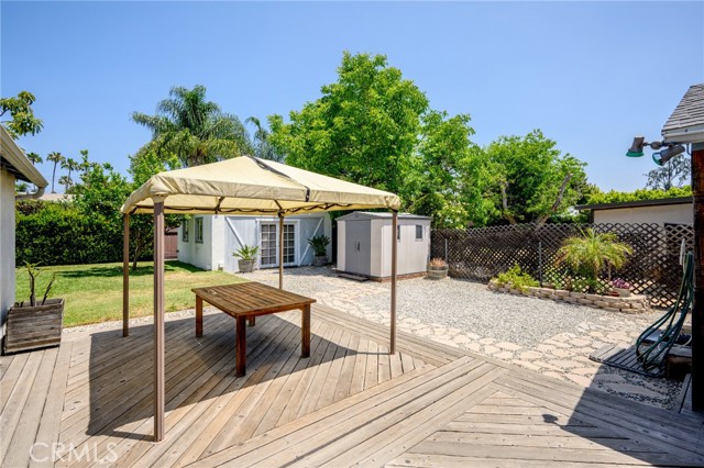 13617 Bassett Street, Valley Glen CA: https://media.crmls.org/medias/7219e0ed-8472-4564-b6c8-72fa17332d9e.jpg