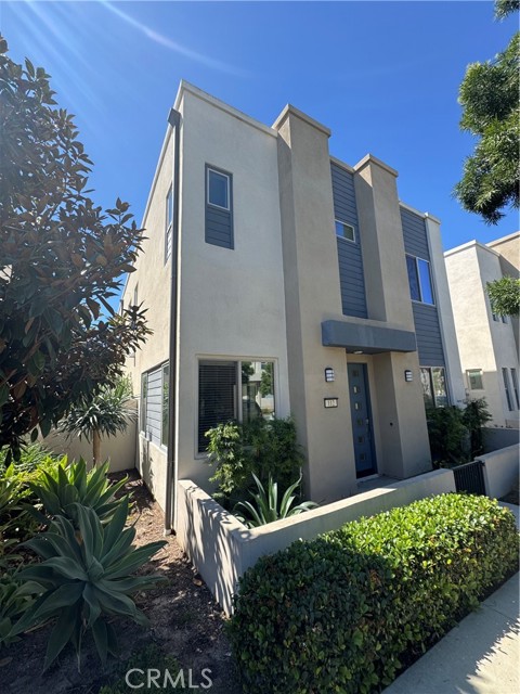 Detail Gallery Image 2 of 6 For 112 Stellar, Irvine,  CA 92618 - 3 Beds | 3/1 Baths