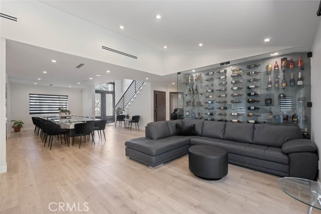 Detail Gallery Image 8 of 75 For 17043 Gunther St, Granada Hills,  CA 91344 - 4 Beds | 4 Baths