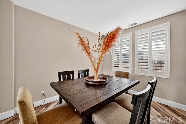 Detail Gallery Image 17 of 57 For 31860 Willow Wood Ct, Lake Elsinore,  CA 92532 - 4 Beds | 3 Baths