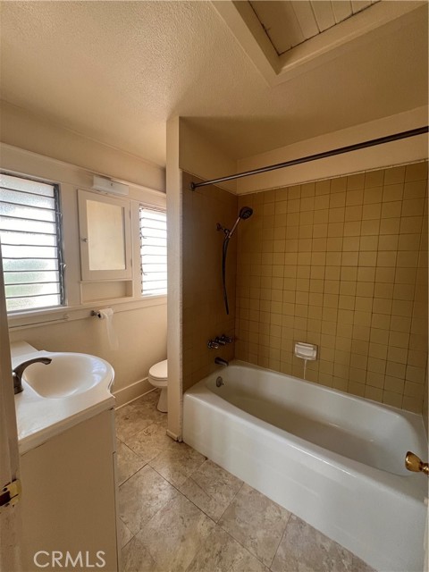 426 Concord Avenue, Monrovia CA: https://media.crmls.org/medias/721c5348-9a75-4d86-b8b1-4cee5429bc72.jpg