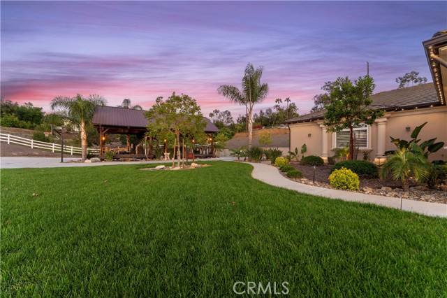 16905 Silver Star Court, Riverside CA: https://media.crmls.org/medias/721c6464-412d-4cc2-9259-7764916b1a5b.jpg
