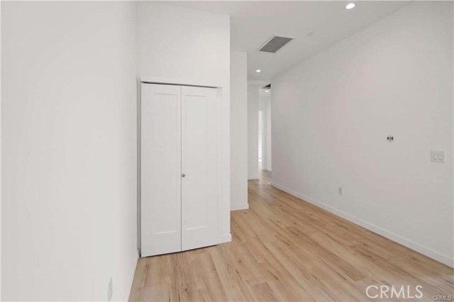 Detail Gallery Image 26 of 36 For 7842 Lasaine Ave, Northridge,  CA 91325 - 7 Beds | 5/1 Baths