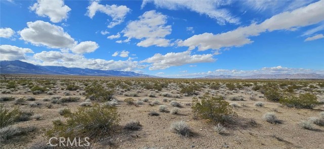 Detail Gallery Image 2 of 8 For 800 Donaldson Rd, Lucerne Valley,  CA 92356 - – Beds | – Baths