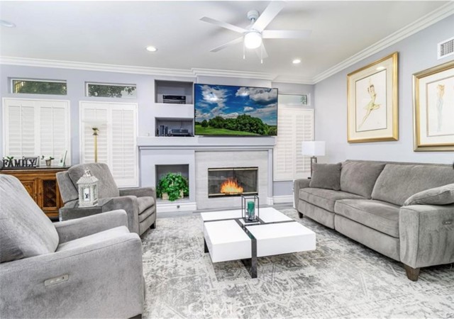 24588 Ebelden Avenue, Newhall CA: https://media.crmls.org/medias/721ef3aa-a8fe-4a0f-be4c-559559b7395d.jpg