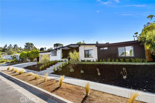 Detail Gallery Image 6 of 37 For 6009 Neddy Ave, Woodland Hills,  CA 91367 - 5 Beds | 3 Baths