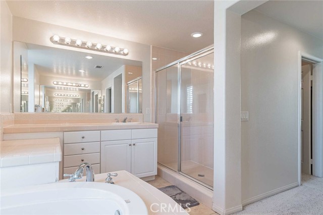 Detail Gallery Image 16 of 23 For 39314 Clear View Ct, Palmdale,  CA 93551 - 3 Beds | 3 Baths