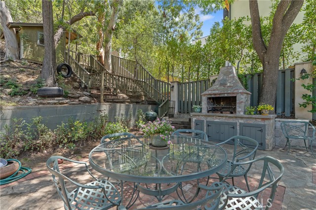 Detail Gallery Image 30 of 33 For 3818 Hayvenhurst Ave, Encino,  CA 91436 - 4 Beds | 3 Baths