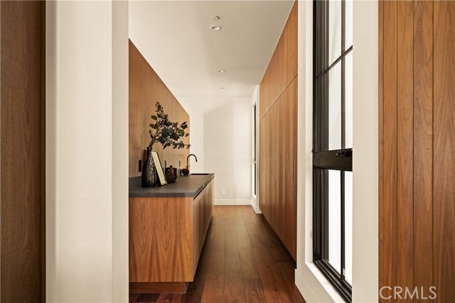 Detail Gallery Image 13 of 41 For 4930 Edgerton Ave, Encino,  CA 91436 - 5 Beds | 5/1 Baths