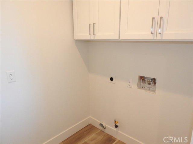 Full size laundry room upstairs.